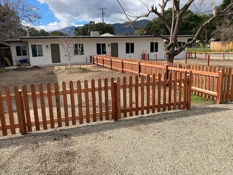 1st image of 421 W El Roblar Dr #421