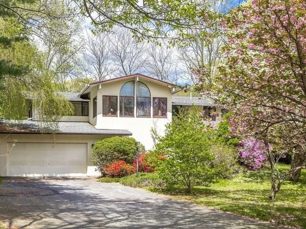 58 Solomon Pierce Rd, Lexington, MA 02420