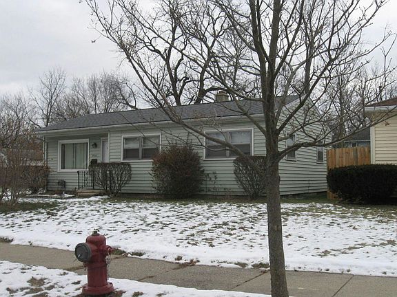 2nd image of 906 Holten St