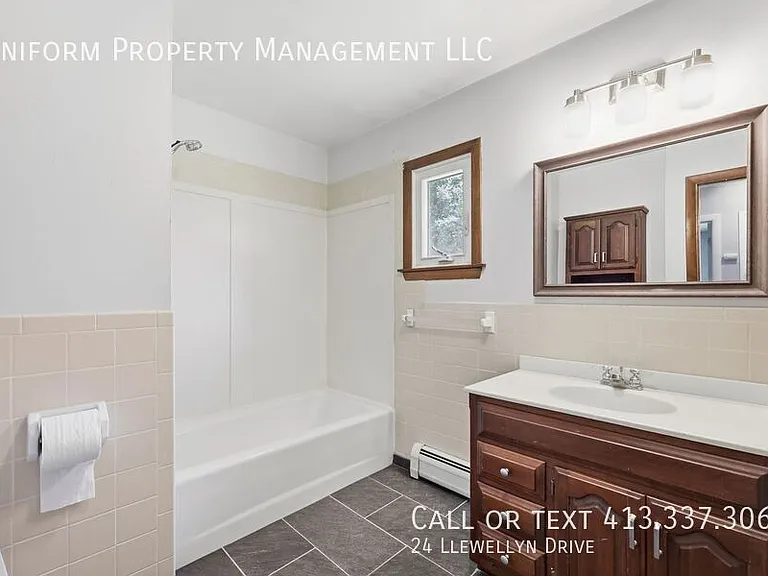 24 Llewellyn Dr — Photo 23