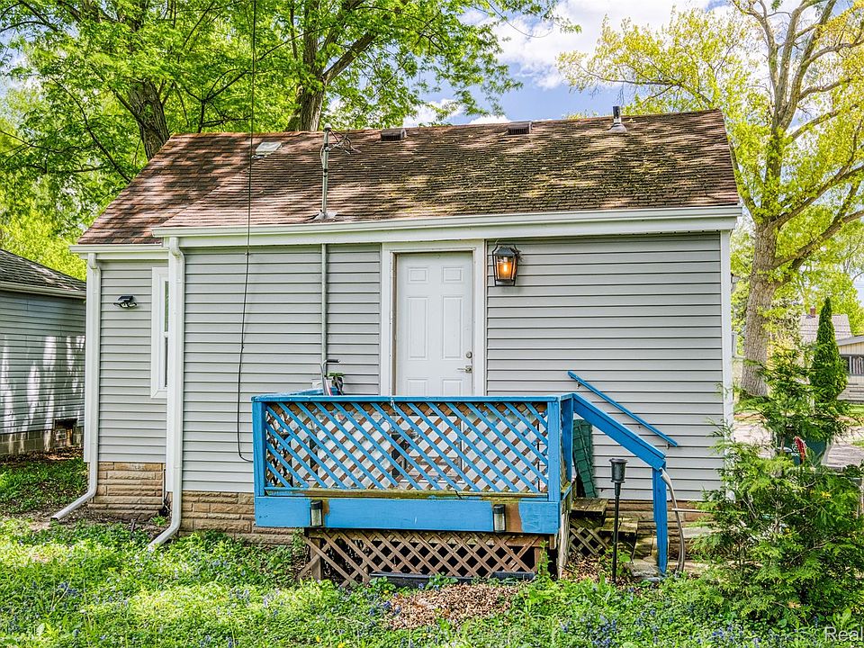 23075 Vance Ave, photo 20
