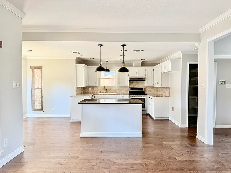 2937 Sweet Briar St — Photo 5