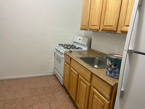 4th image of 3480 Dekalb Ave