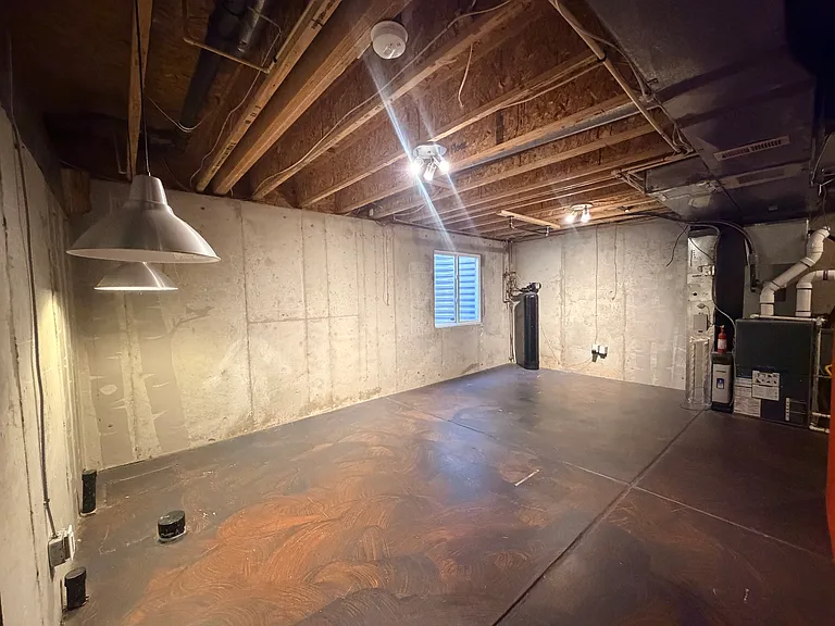 Full unfinished basement perfect for storage, home gym, hobbies, or workspace