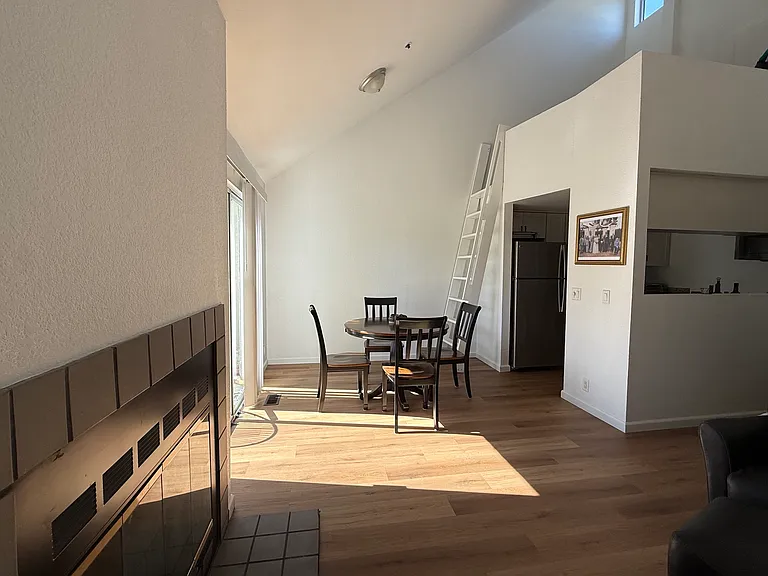 1029 Southwood Dr #G — Photo 8