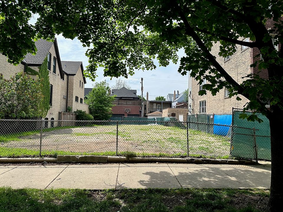 1st image of 3538 N Janssen Ave