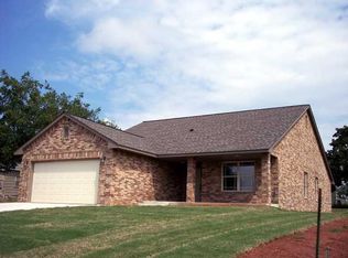 206 S Madison Ave, Blanchard, OK 73010