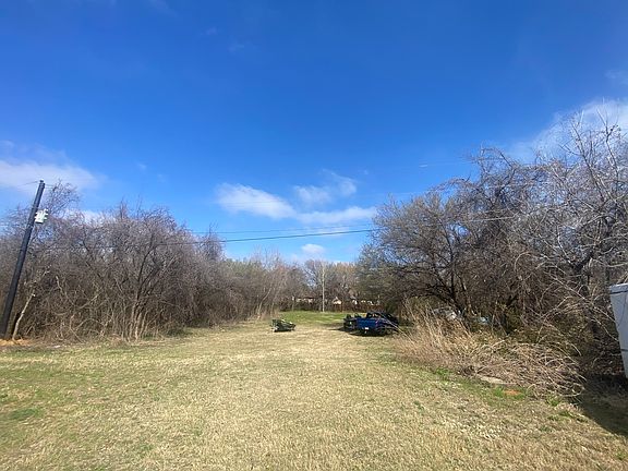 4th image of 16 Marvin Dr