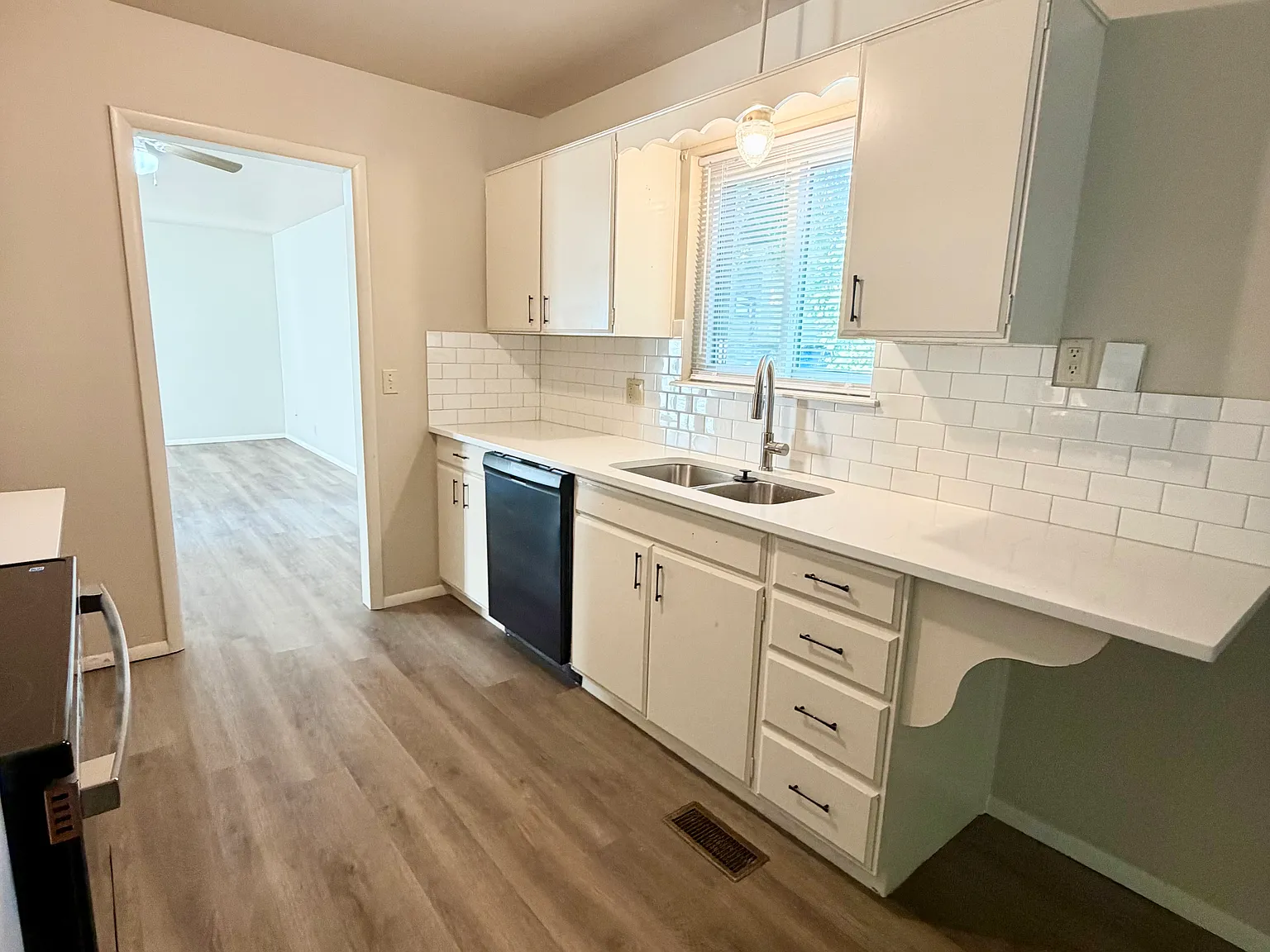 5310 E 39th Pl — Photo 3