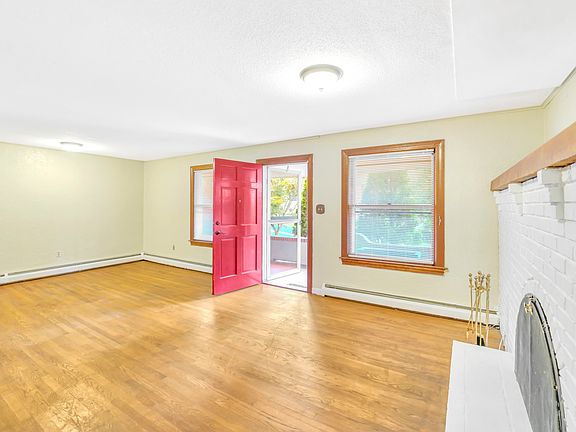 2nd image of 616 Willow St