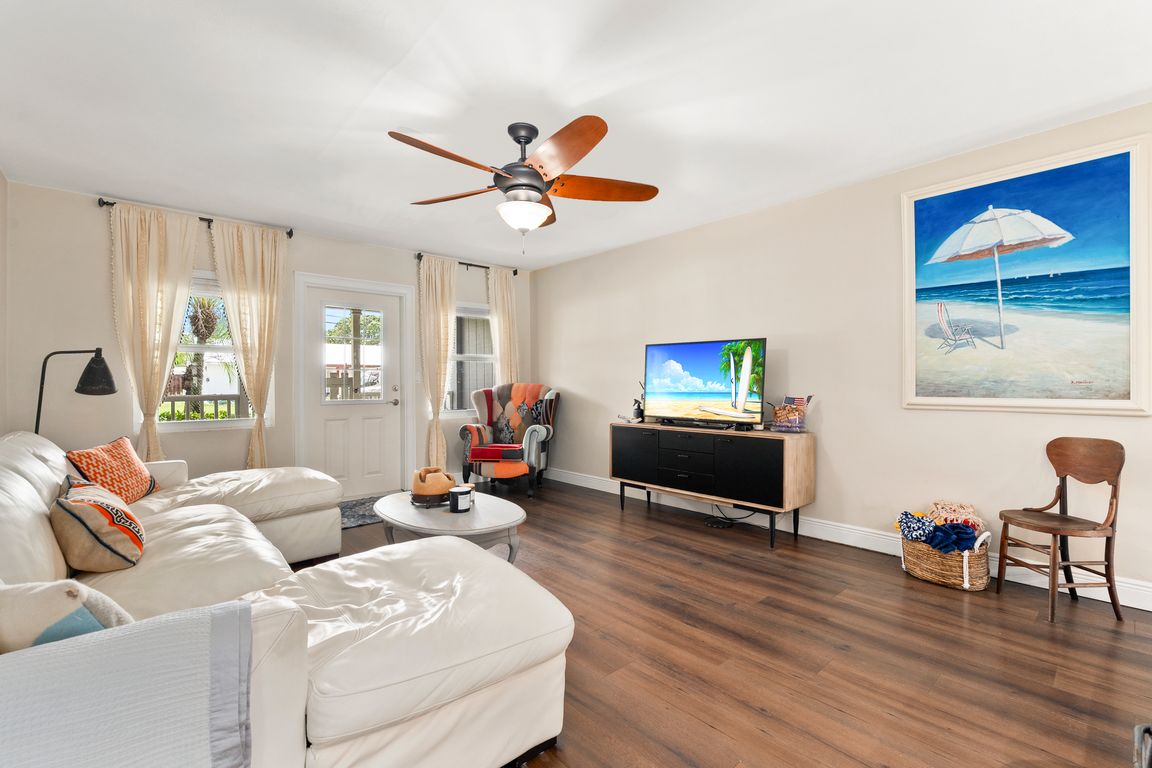 next background image