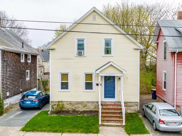 22 Mulberry St, Fairhaven, MA 02719