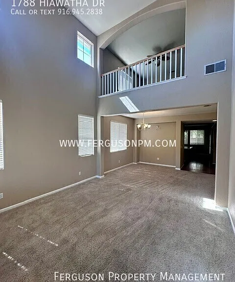 1788 Hiawatha Dr — Photo 3
