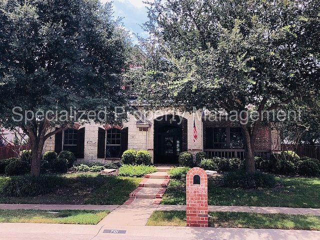 1st image of 701 Willowview Dr