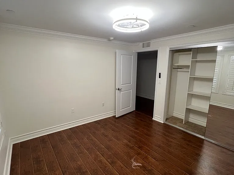 1621 Barry Ave #301 — Photo 6