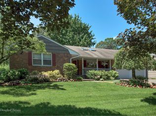 24 Park Dr E, Syosset, NY 11791