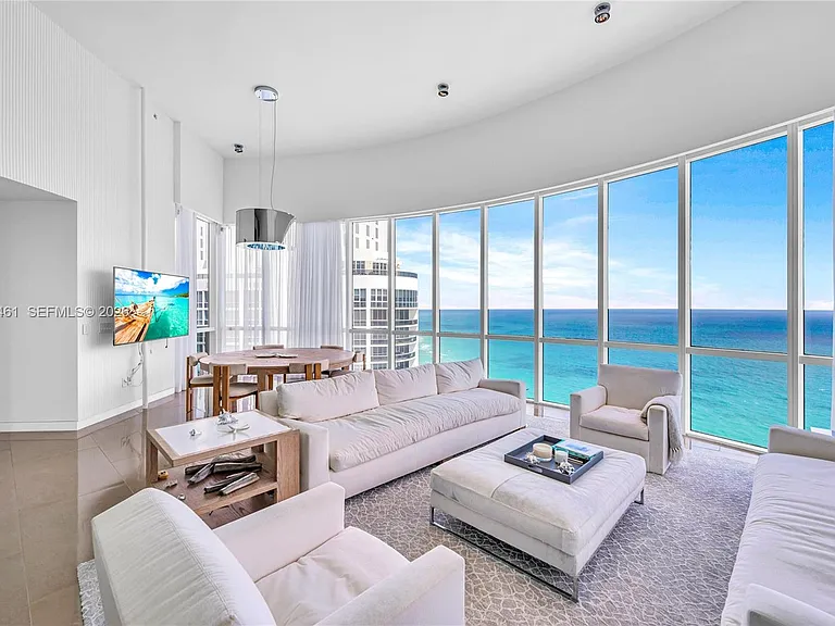 18101 Collins Ave #5509 — Photo 3