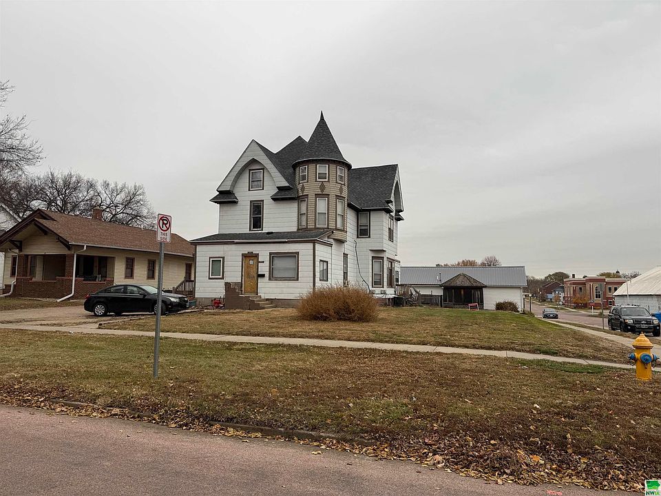 2nd image of 101 Prospect St