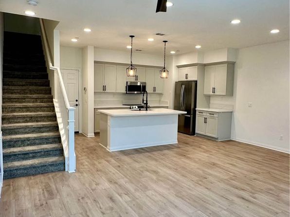 10761 Graphite St