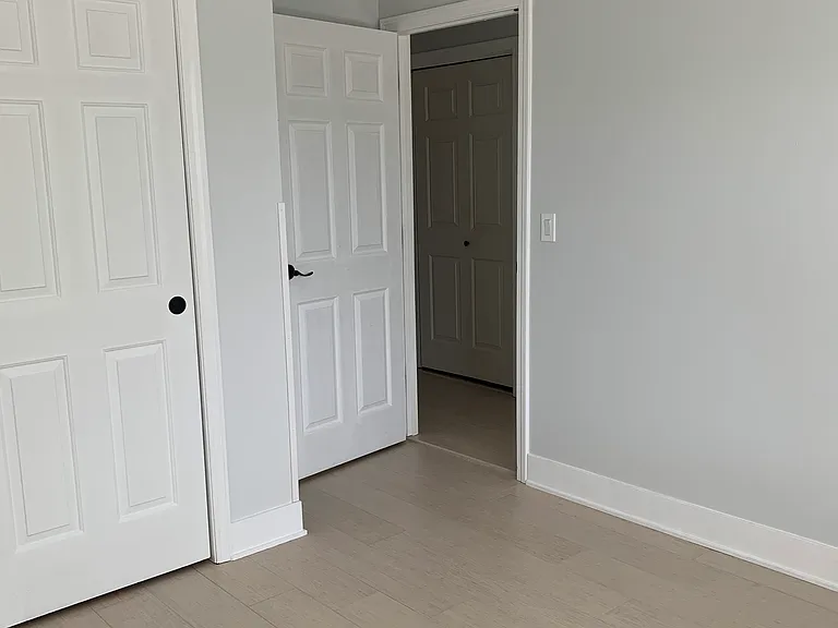 E Redrock Dr — Photo 16