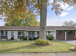 13028 Cannes Dr, Saint Louis, MO