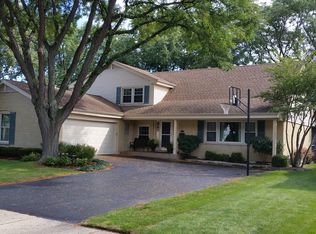 1539 N Douglas Ave, Arlington Heights, IL 60004