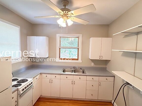 5th image of 318 Tremont St APT 3