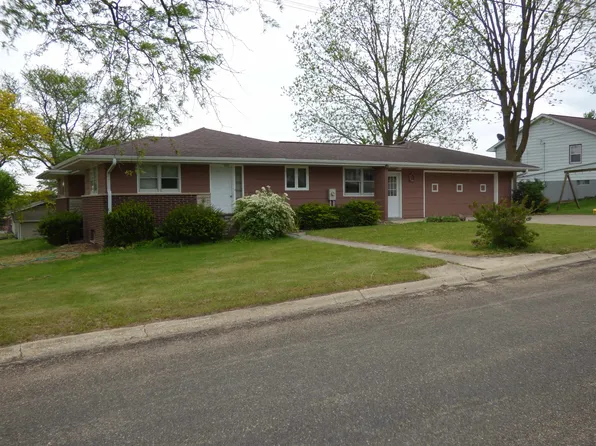 407 S Ward St, Stockton, IL 61085