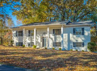 733 Crestridge Dr, Rossville, GA 30741