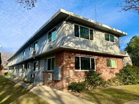 2517 W Street, 03