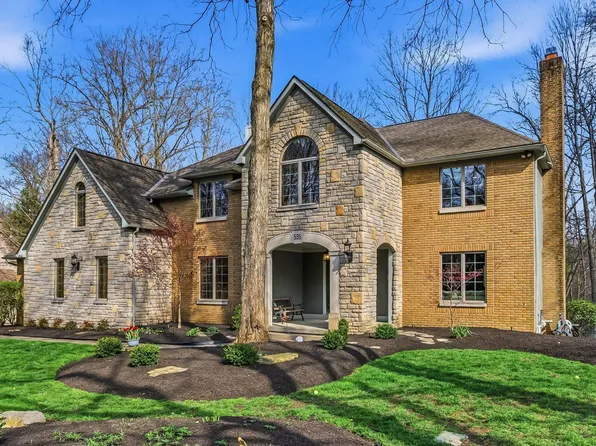 595 Woods Hollow Ln, Powell, OH 43065