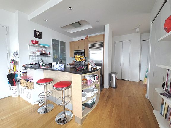 5th image of 325 5th Ave APT 35C