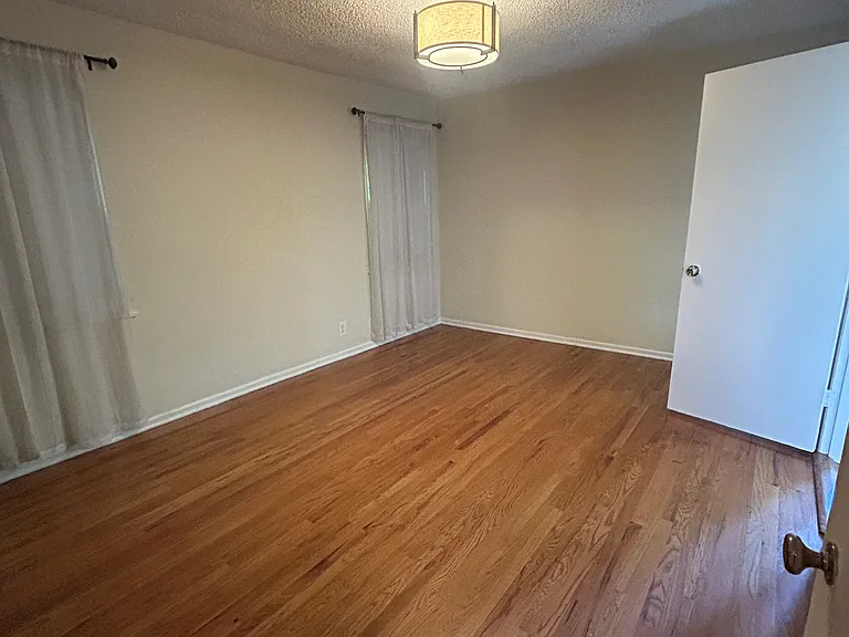 14433 Dickens St — Photo 10