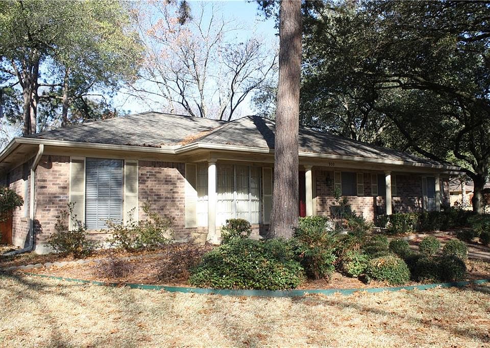 1st image of 900 Red Oak Ln