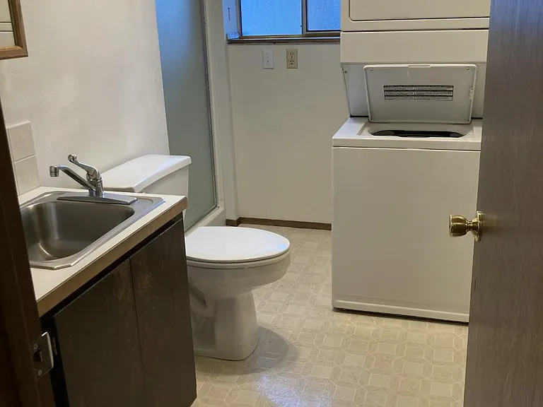 1018 Olympus Ave — Photo 17
