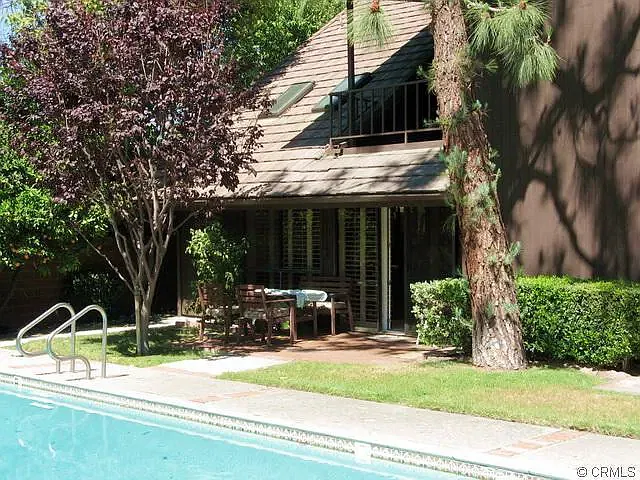 3 bed, 3000 sqft, $8,000 — Photo 1