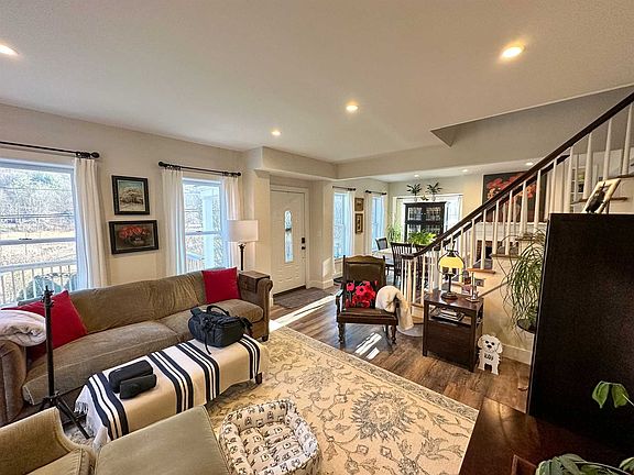 5th image of 745 Peekskill Hollow Rd