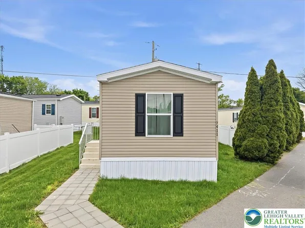 7411 Lincoln Ln, Trexlertown, PA 18087