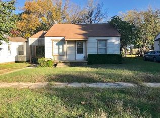 807 E Mesquite St, Nocona, TX 76255