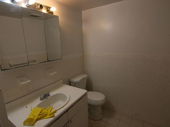 5th image of 311 W 95th St APT 1D