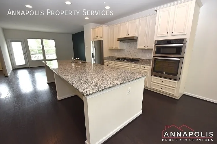 7827 Bakers Creek Ln — Photo 4