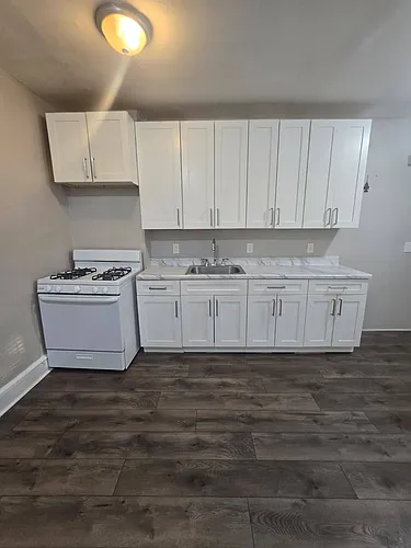 1702 Irving St Photo 1
