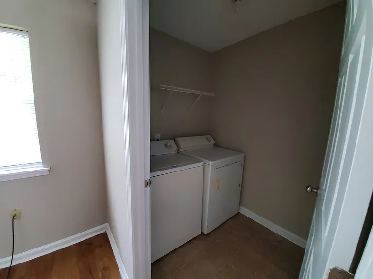 18 University Pl — Photo 14