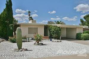 01 Front Curb Appeal