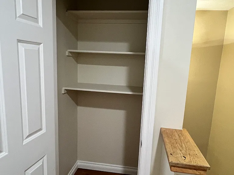 2122 Clinton St — Photo 26