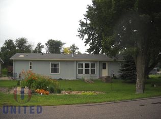 805 Riverside Ln, N Sioux City, SD 57049