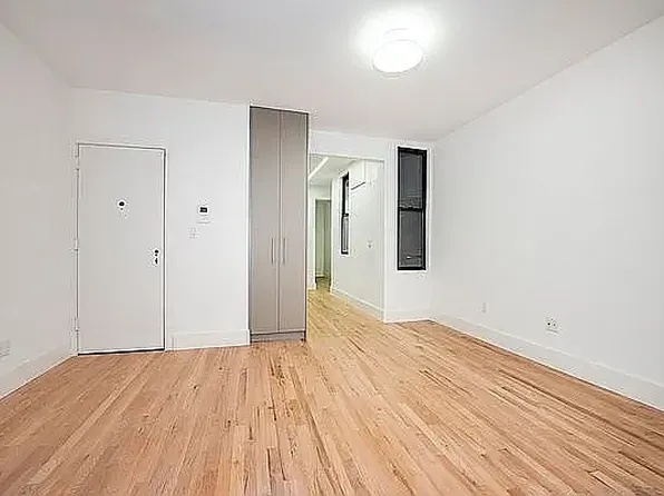337 E 77th St APT 3B, New York, NY 10075