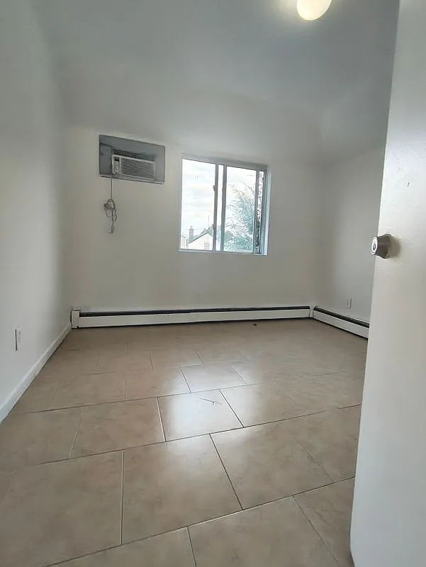 3 bed, 2.0 bath, 1800 sqft, $3,500 — Photo 4
