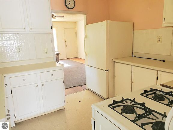 5th image of 311 11th St