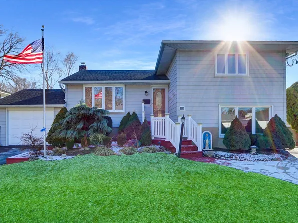 82 N Beech Street, Massapequa, NY 11758